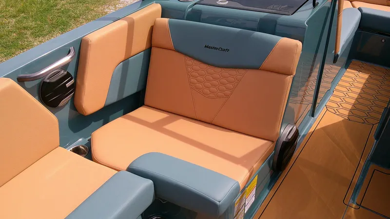 Slide: The Image of MasterCraft NXT22 2026 - 15