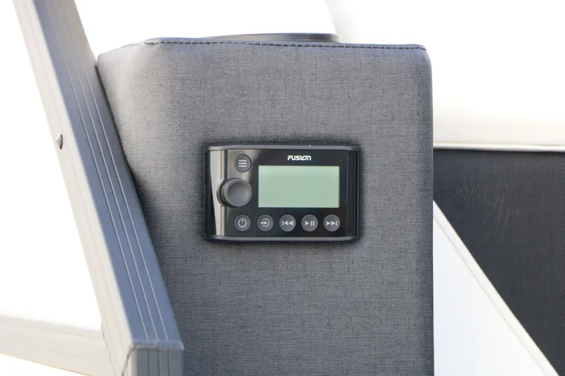 Slide: The Image of Fusion audio system in Evotti 725 CS Tri Toon 2026. - 23