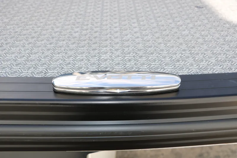 Slide: The Image of Evotti 725 CS Tri Toon 2026 logo on gray background. - 29