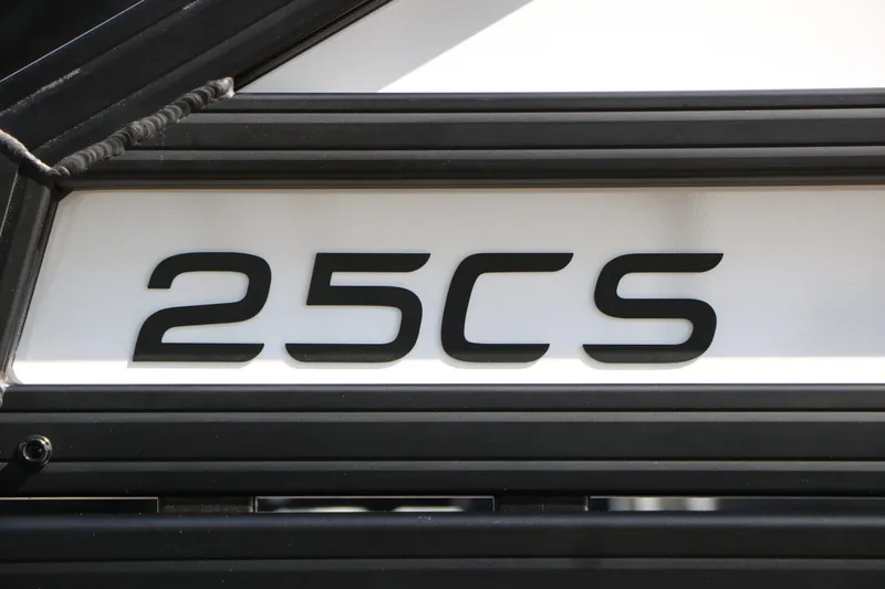 Slide: The Image of Evotti 725 CS Tri Toon 2026 - 15