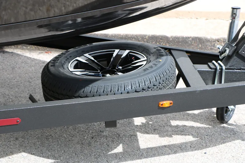 Slide: The Image of Spare tire on Vexus AVX 1985s trailer, year 2026. - 20