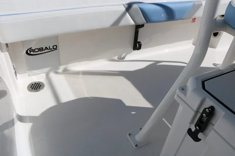 Slide: The Image of Interior of the 2026 Robalo 226 Cayman boat. - 33
