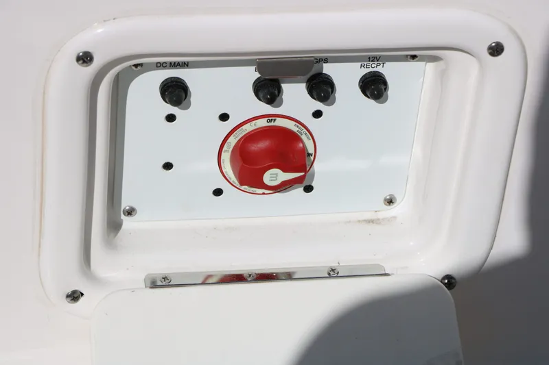 Slide: The Image of Control panel of 2026 Robalo 226 Cayman with main switch. - 36