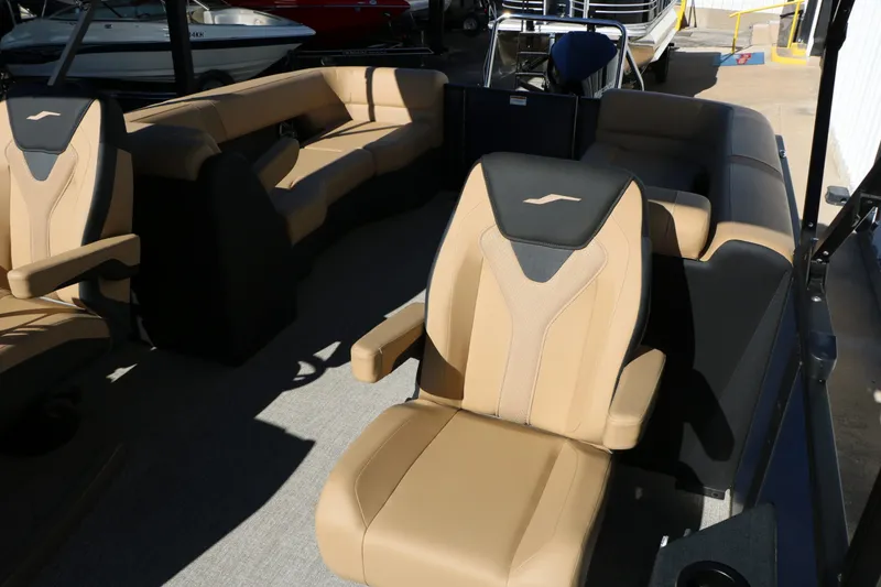 Slide: The Image of Interior of 2026 Evotti 525 QL Tri Toon with luxurious seating. - 35