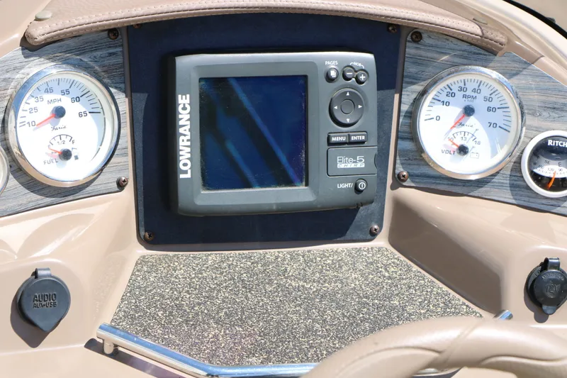 Slide: The Image of Dashboard of a 2015 Stingray 192 SC with Lowrance Elite-5 CHIRP. - 41