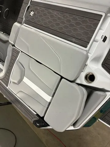 Slide: The Image of MasterCraft XT24 2026 - 17