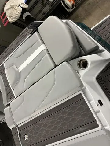 Slide: The Image of MasterCraft XT24 2026 - 18