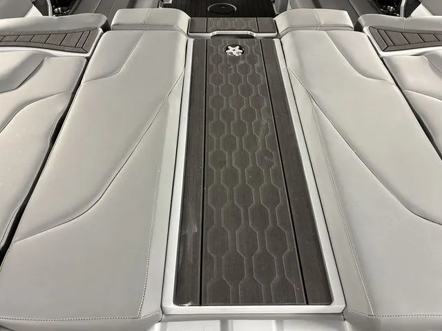 Slide: The Image of MasterCraft XT24 2026 - 19