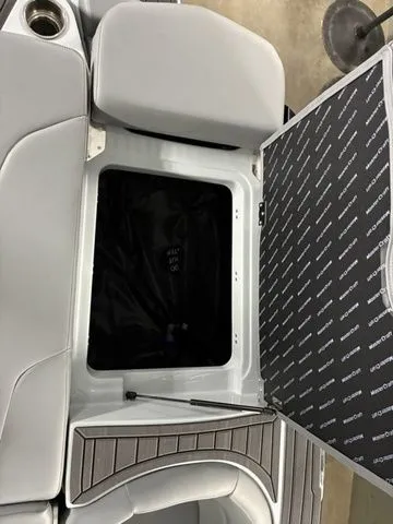 Slide: The Image of MasterCraft XT24 2026 - 23