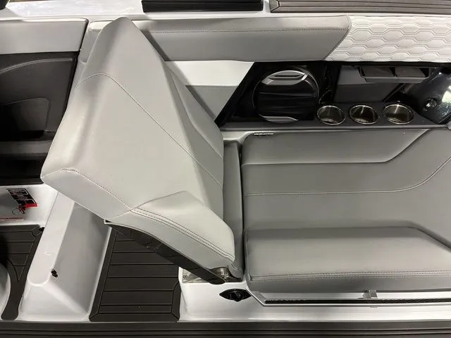 Slide: The Image of MasterCraft XT24 2026 - 36