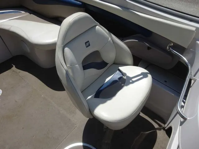 Slide: The Image of Four Winns 240 Horizon 1997 - 10