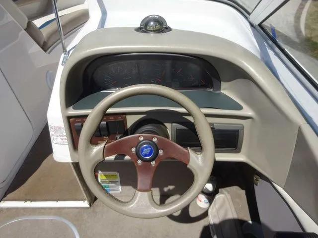 Slide: The Image of Four Winns 240 Horizon 1997 - 11