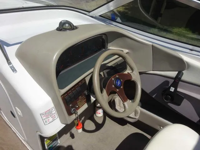 Slide: The Image of Four Winns 240 Horizon 1997 - 12