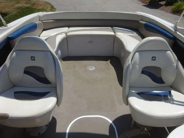 Slide: The Image of Four Winns 240 Horizon 1997 - 17