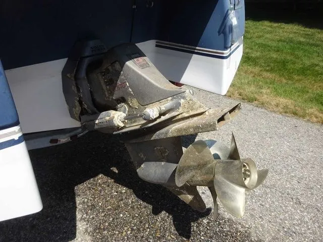 Slide: The Image of Four Winns 240 Horizon 1997 - 19