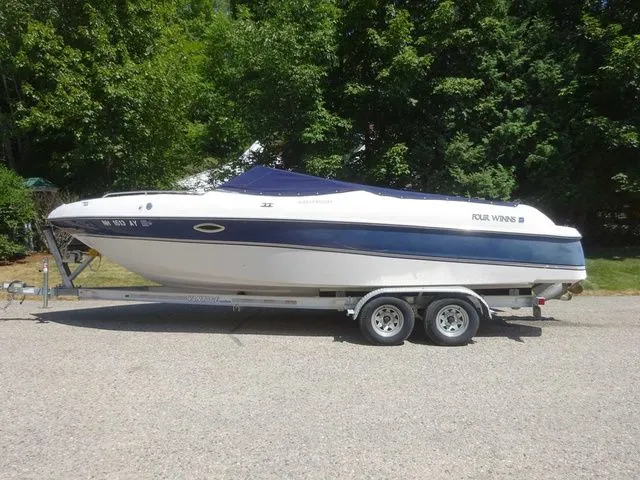 Slide: The Image of Four Winns 240 Horizon 1997 - 21