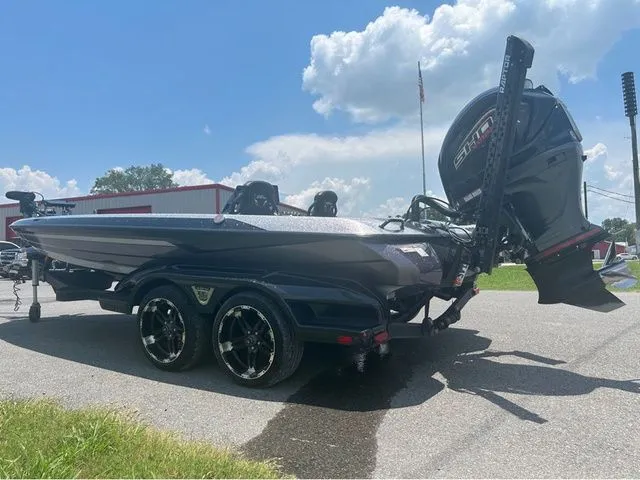 Slide: The Image of Skeeter FXR20 Limited 2023 - 4