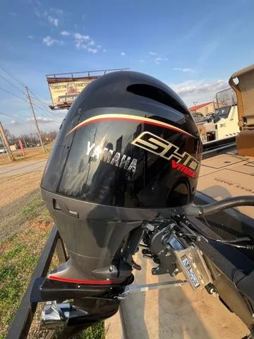 Slide: The Image of Xpress H20 Crappie 2026 - 10