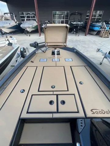 Slide: The Image of Xpress H20 Crappie 2026 - 4