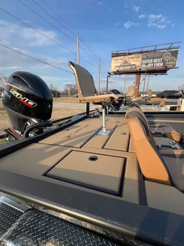 Slide: The Image of Xpress H20 Crappie 2026 - 6