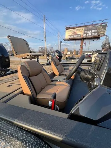 Slide: The Image of Xpress H20 Crappie 2026 - 7