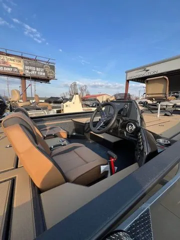 Slide: The Image of Xpress H20 Crappie 2026 - 8