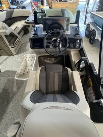 Slide: The Image of Bennington 22 M FASTBACK 2026 - 13