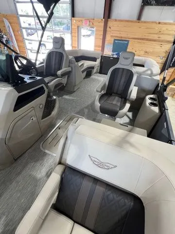 Slide: The Image of Bennington 22 M FASTBACK 2026 - 9