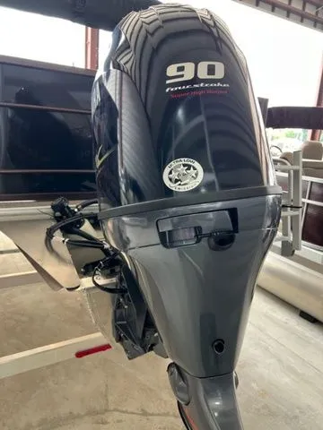 Slide: The Image of Veranda VF20F2 Deluxe Bi-Toon 2025 - 12