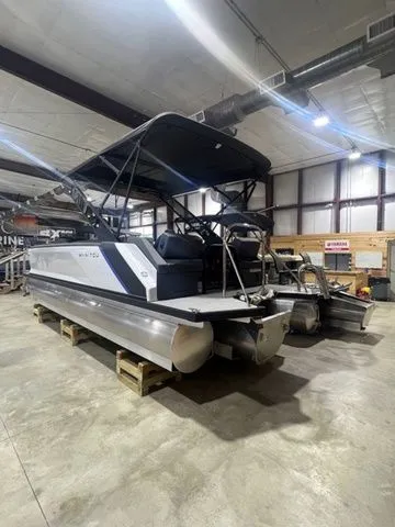 Slide: The Image of Manitou 24EXPLOREFLFHSRSHP575 2025 - 3