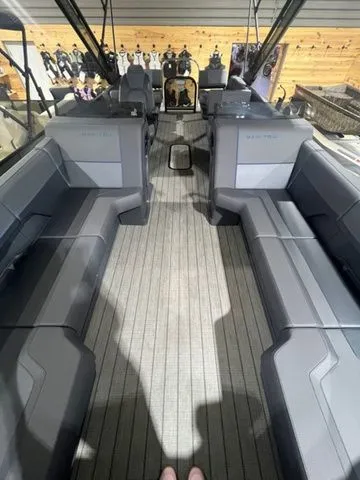 Slide: The Image of Manitou 24EXPLOREFLFHSRSHP575 2025 - 4