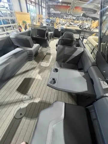 Slide: The Image of Manitou 24EXPLOREFLFHSRSHP575 2025 - 9