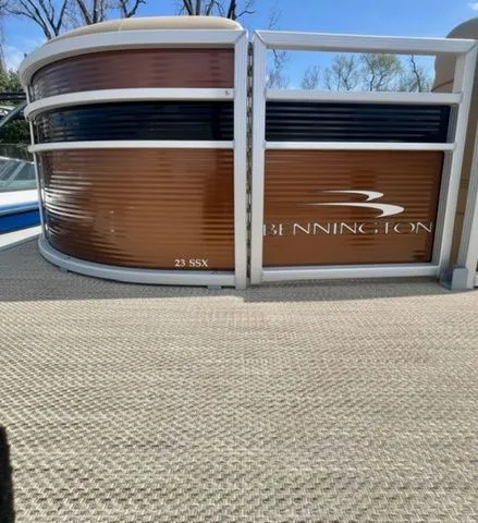 Slide: The Image of Bennington 23SSXP 2019 - 5