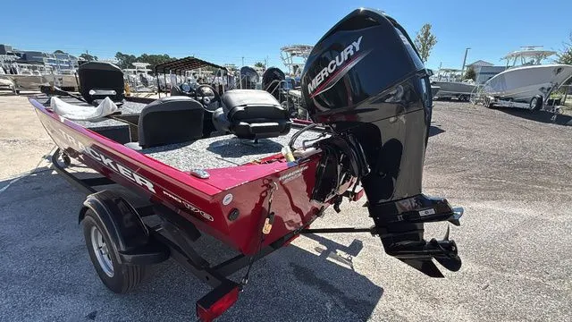 Slide: The Image of Tracker Pro 170 2026 - 5