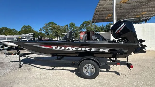 The Image of Tracker Pro Team 175 Crappie Edition 2026 - 1