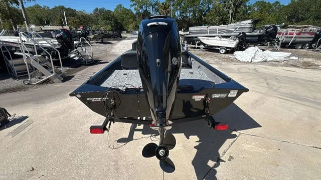 Slide: The Image of Tracker Pro Team 175 Crappie Edition 2026 - 10