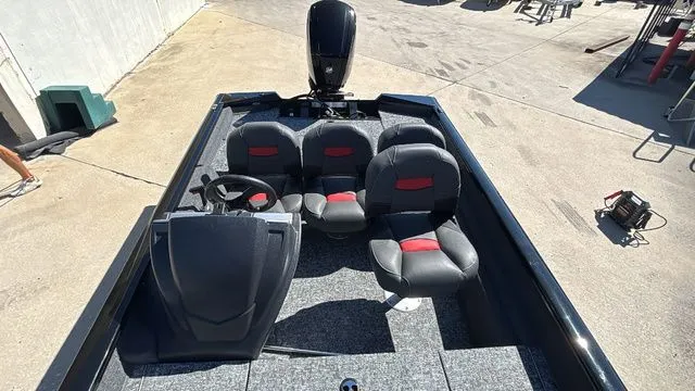 Slide: The Image of Tracker Pro Team 175 Crappie Edition 2026 - 14