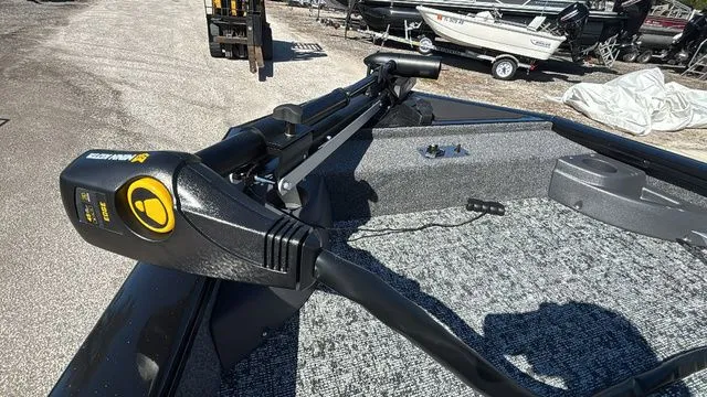 Slide: The Image of Tracker Pro Team 175 Crappie Edition 2026 - 16