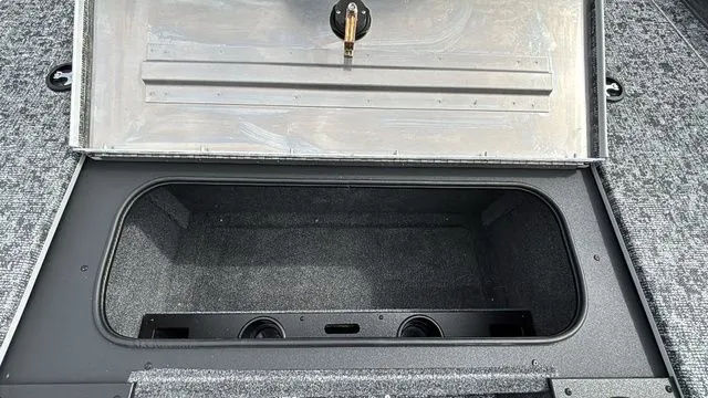 Slide: The Image of Tracker Pro Team™ 195 2026 - 14