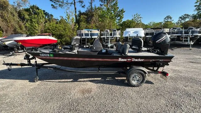 The Image of Tracker Bass Tracker Classic XL 2022 - 1