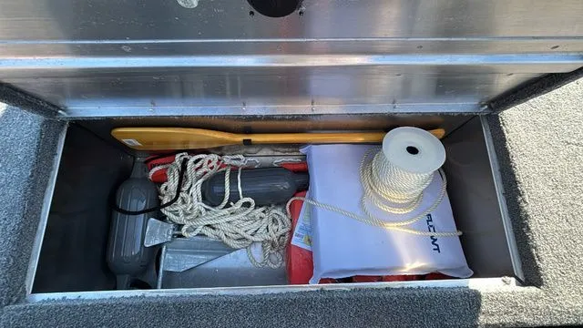 Slide: The Image of Tracker Bass Tracker Classic XL 2022 - 12