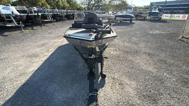 Slide: The Image of Tracker Bass Tracker Classic XL 2022 - 16