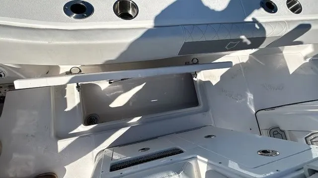 Slide: The Image of Sea Fox 282 Hybrid LT 2026 - 12