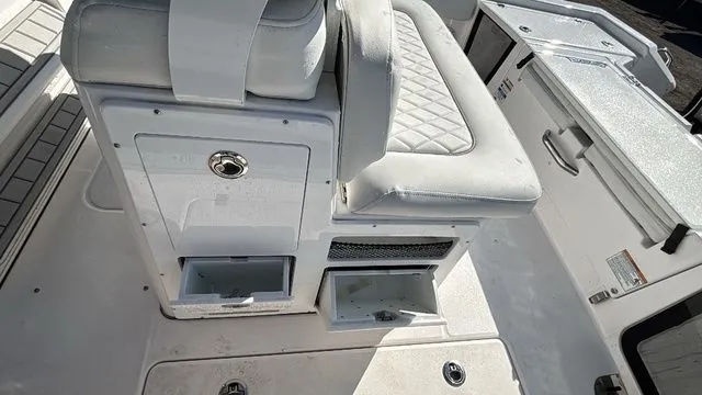 Slide: The Image of Sea Fox 282 Hybrid LT 2026 - 21