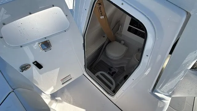 Slide: The Image of Sea Fox 282 Hybrid LT 2026 - 23