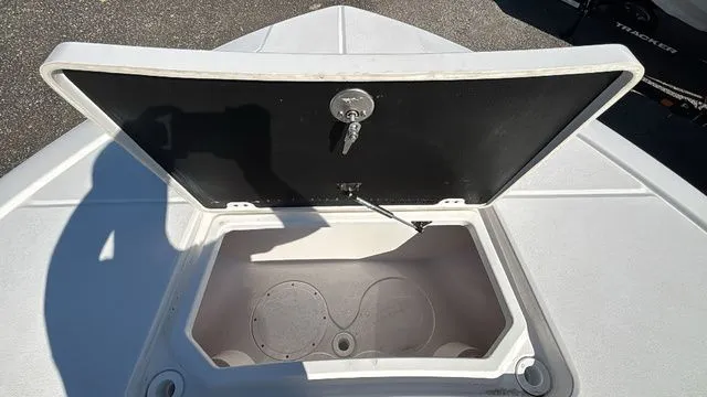 Slide: The Image of Sea Fox 282 Hybrid LT 2026 - 27