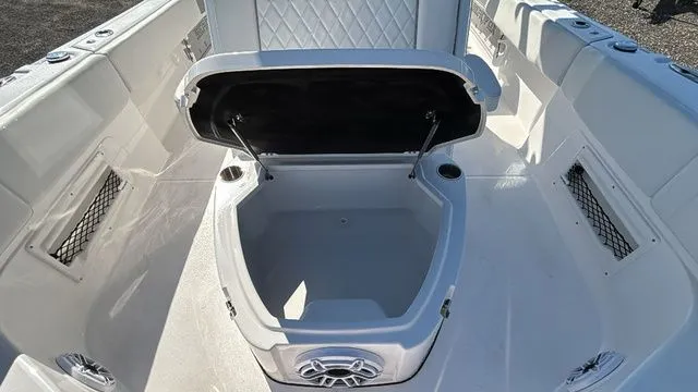 Slide: The Image of Sea Fox 282 Hybrid LT 2026 - 33