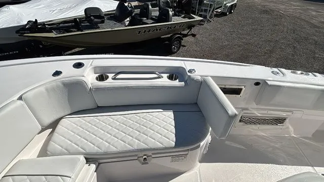 Slide: The Image of Sea Fox 282 Hybrid LT 2026 - 35