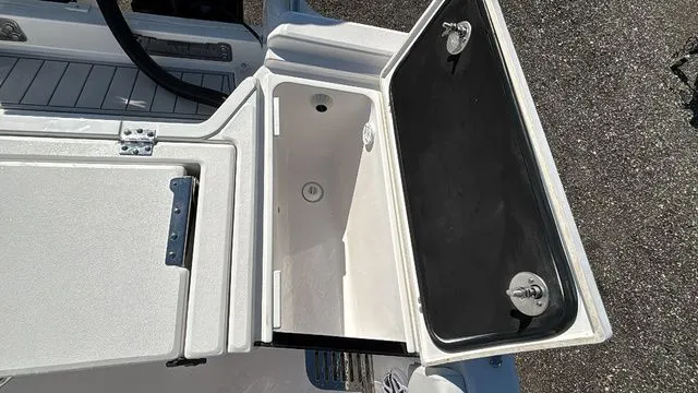 Slide: The Image of Sea Fox 282 Hybrid LT 2026 - 8