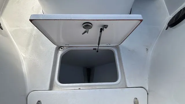 Slide: The Image of Sea Pro 322 Offshore 2025 - 26